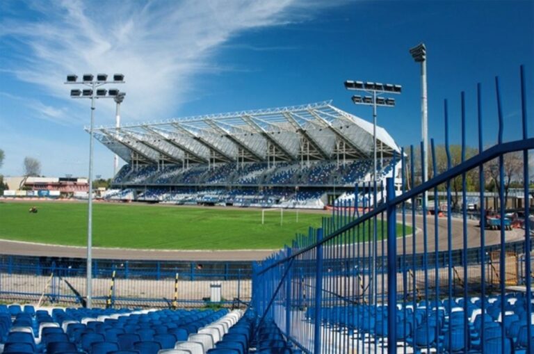Read more about the article Z obozu rywala: Stal Rzeszów