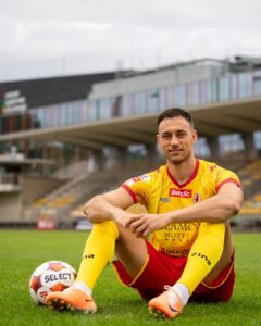 Read more about the article Doświadczony defensor Jarosław Jach zasila szeregi Znicza Pruszków