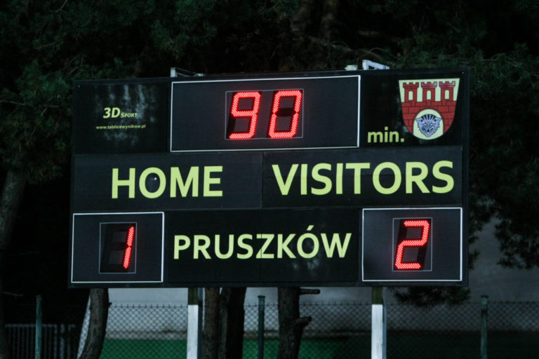 Read more about the article Galeria zdjęć z meczu Znicz vs Pogoń S.