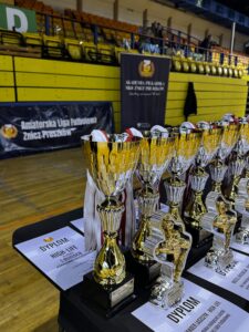 Read more about the article AMATORSKA LIGA FUTBOLOWA ZNICZA PRUSZKÓW – FINAŁ JESIENNYCH ROZGRYWEK